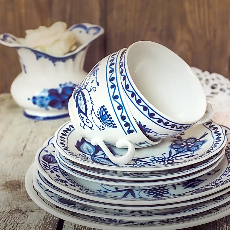 Vintage Plates Fetch High Prices in Resale Market, Attracting Collectors and Investors