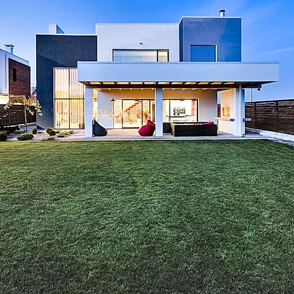 Baldwin Hills House Exemplifies Black Postmodernism in Architecture