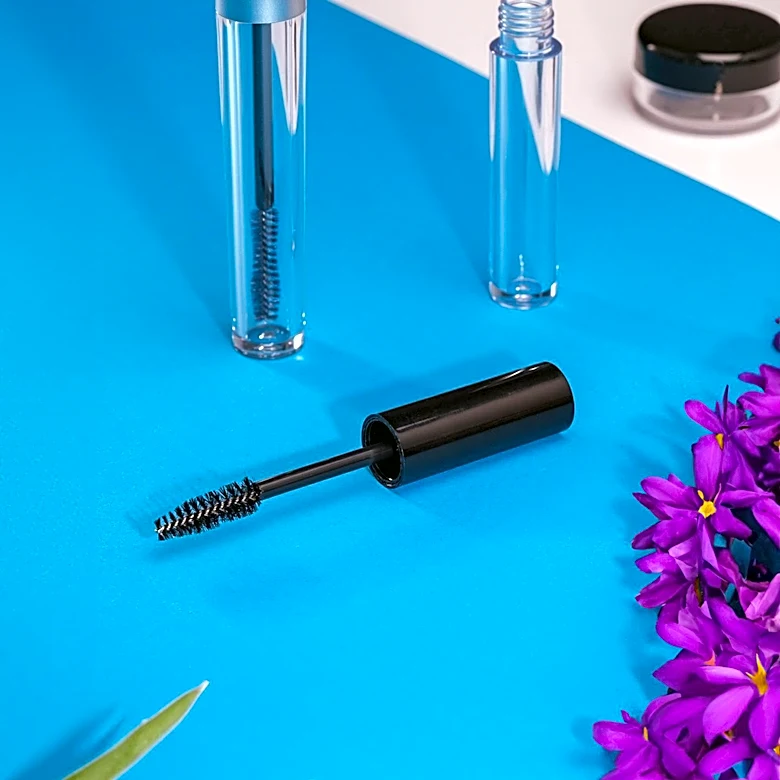 Clear Mascara Gains Popularity for Its Versatile and Gentle Benefits