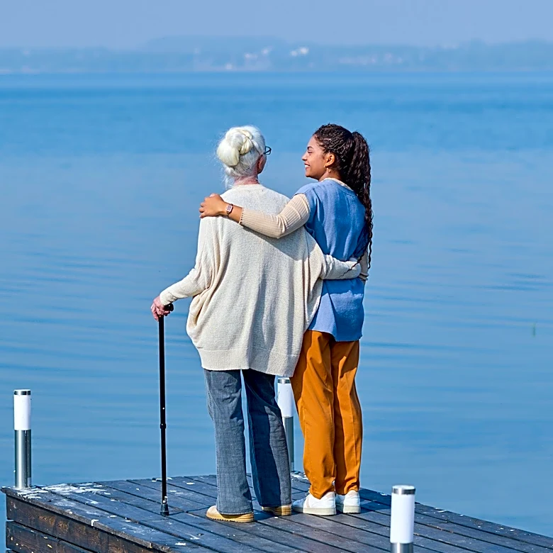 Columnist Advises on Reaching Out to Terminally Ill Friend Who Isolated Herself