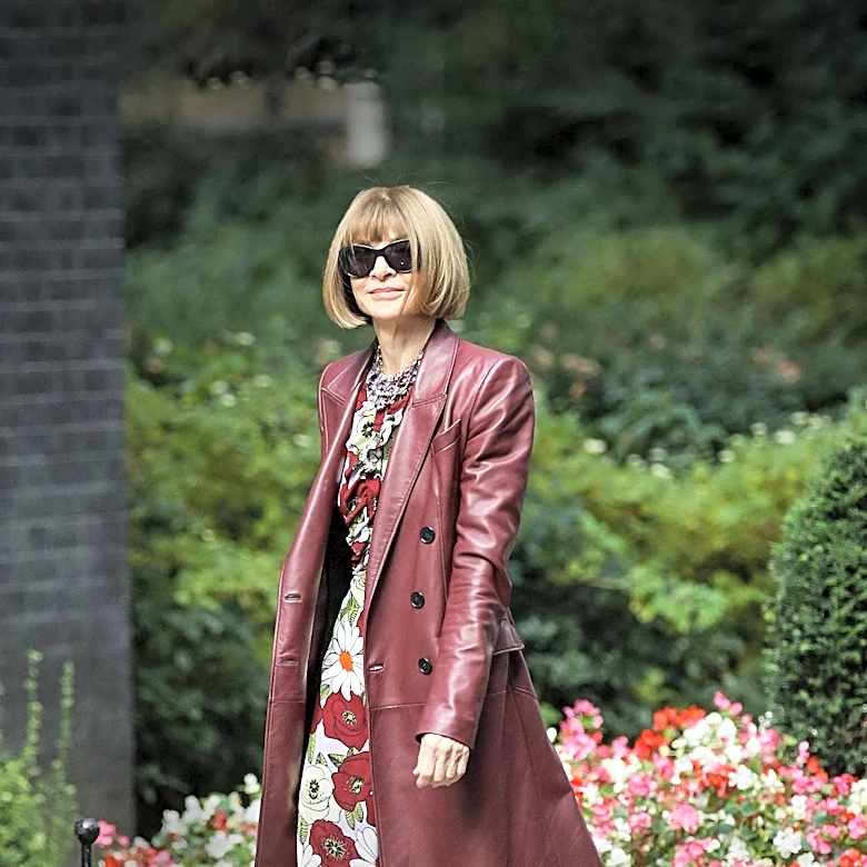 Anna Wintour's Strategic Vogue Cover Appearance Highlights Her Continued Influence
