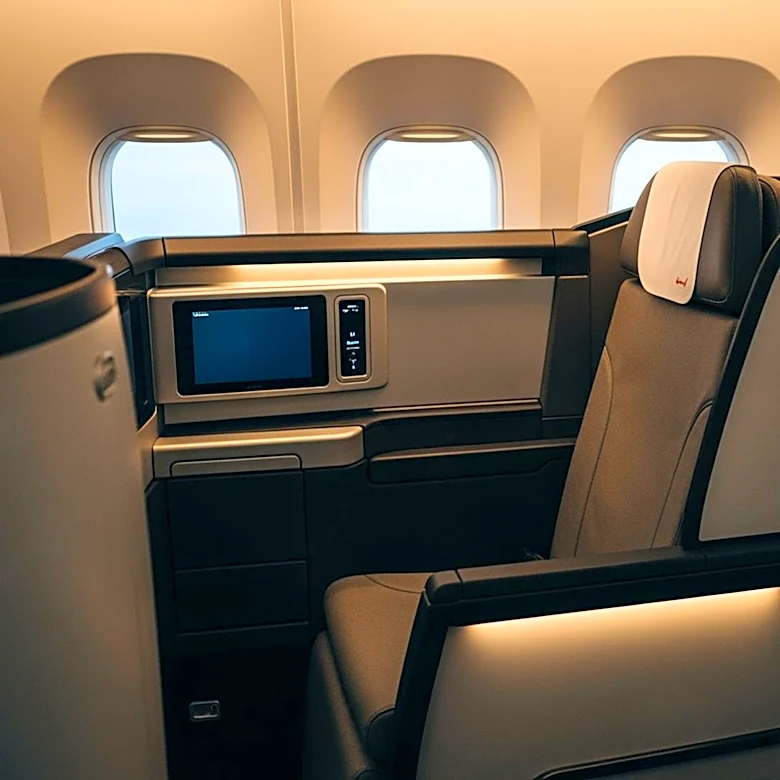 Delta Air Lines Unveils Next-Generation Business Class Suite for Airbus A350-1000