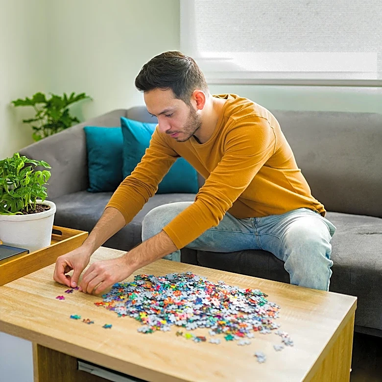 Digital Detox Gains Popularity as Jigsaw Puzzles Offer Screen-Free Relaxation