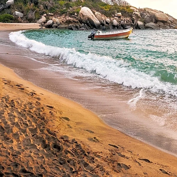 Mashpee House in Pirate's Cove Offers Beach and Water Access for Boats
