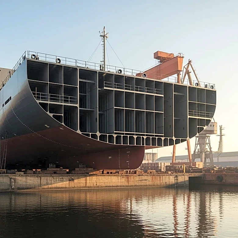 Diversified Marine Constructs M/V Larry Gravely for Vulcan Materials
