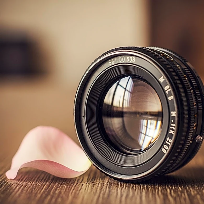 Scarlett Johansson Discusses Early Career Challenges and Beauty Standards