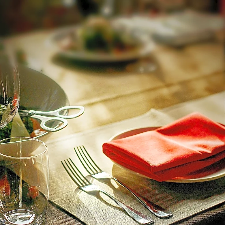 Travel Experts Offer Tips to Avoid Disappointing Dining Experiences in Paris