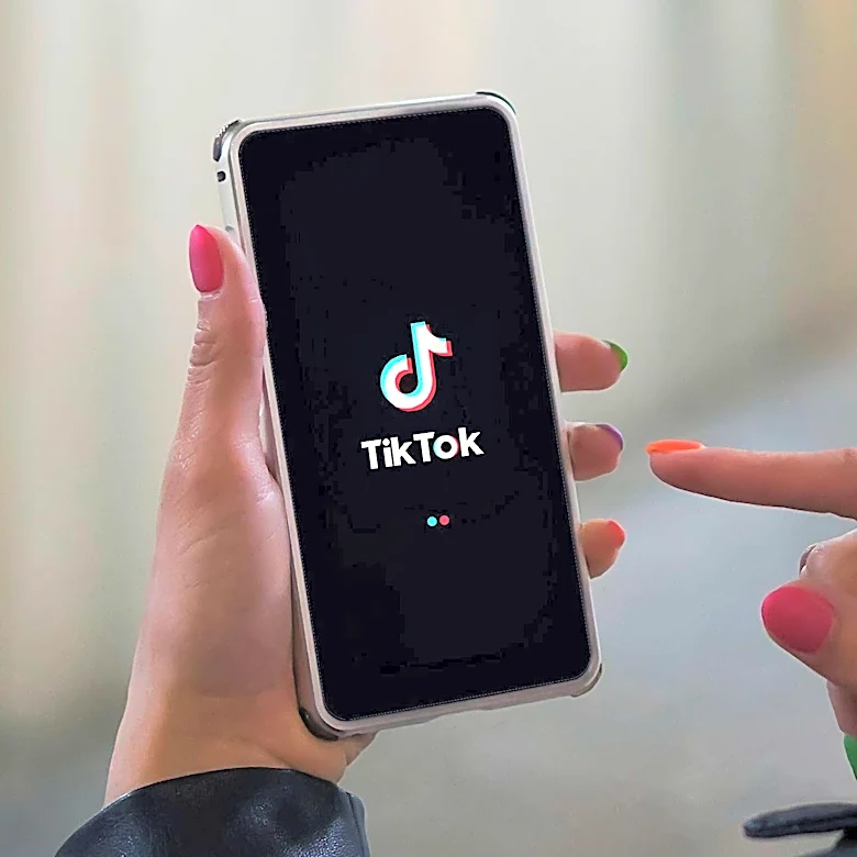 Gen Z Students Use TikTok for Scholarship Searches Amid Misinformation Concerns