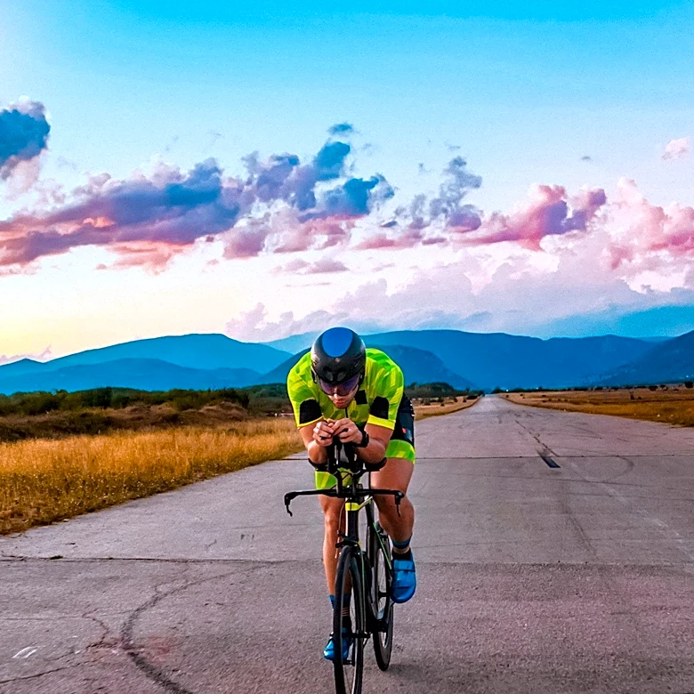 87-Year-Old Cyclist Maintains Fitness Through Rigorous Training and Diet