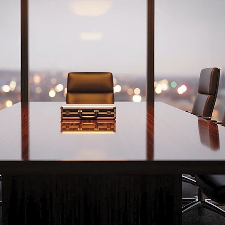 United Airlines CEO Proposes Merger with American Airlines Amid Antitrust Concerns