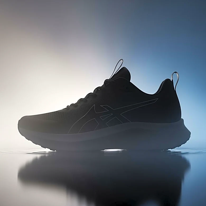 Anta Sports Faces Challenges in Chinese Sporting Goods Market Amid Growth Efforts