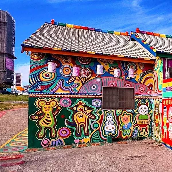 Lauren Halsey Unveils Monument Celebrating South-Central Los Angeles Community