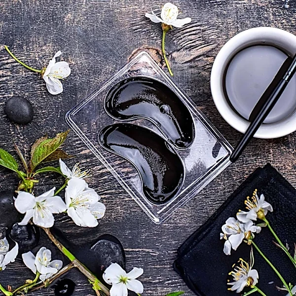 Viral Skincare Trend of Wearing Under-Eye Patches During Workouts Raises Concerns