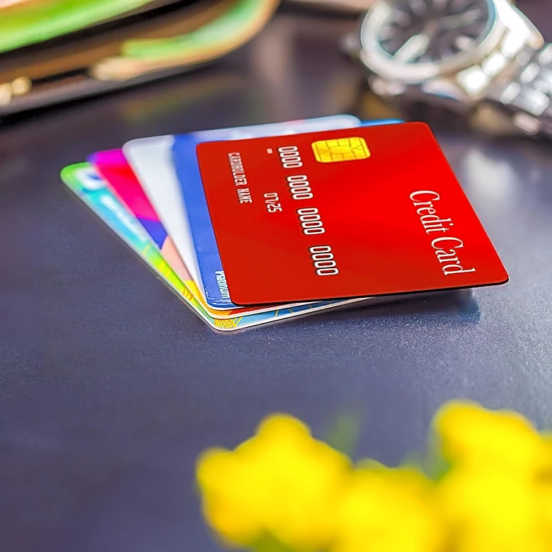 Financial Independence in Relationships: Tools to Manage Debt and Build Credit