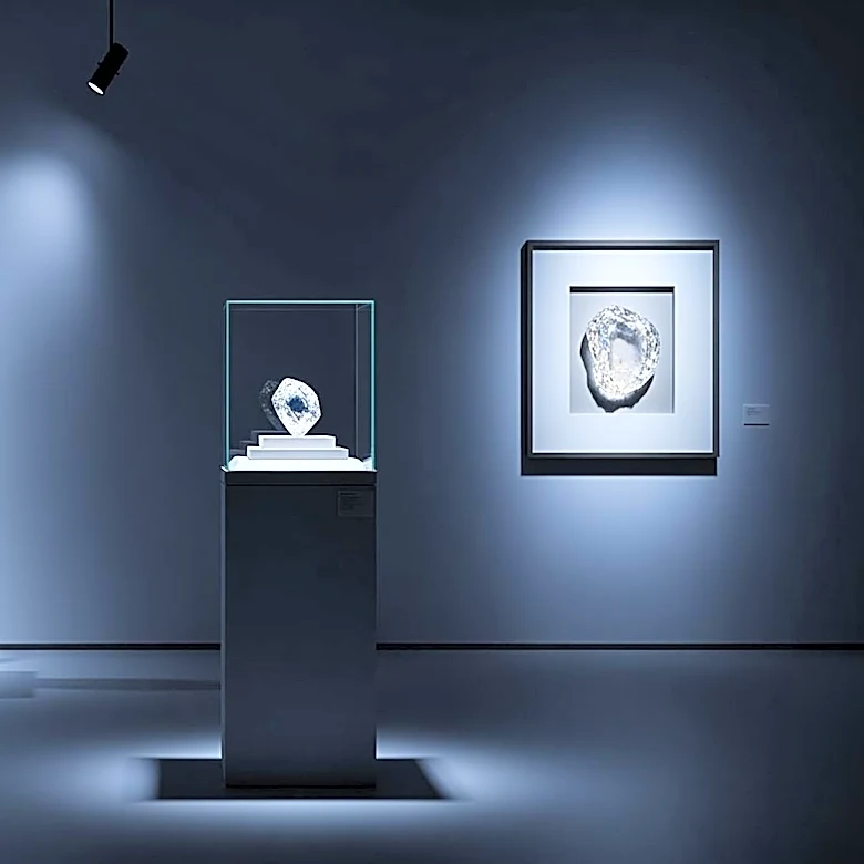 Michael B. Jordan Unveils 'The Thomas Crown Affair' Remake at CinemaCon, Showcasing Art Heists and High Stakes