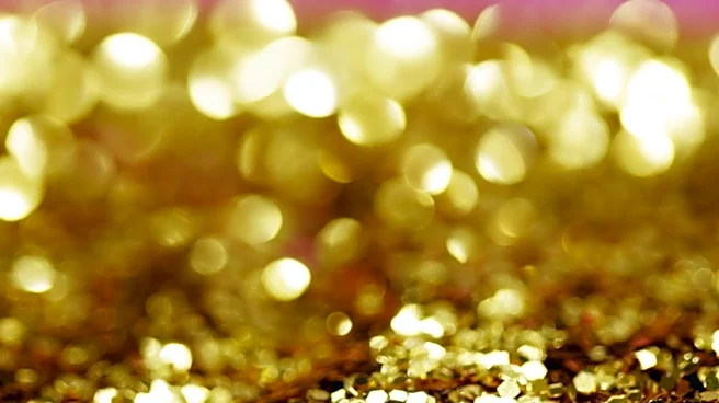 Body Shimmer and Glitter Make a Nostalgic Comeback for Summer 2026