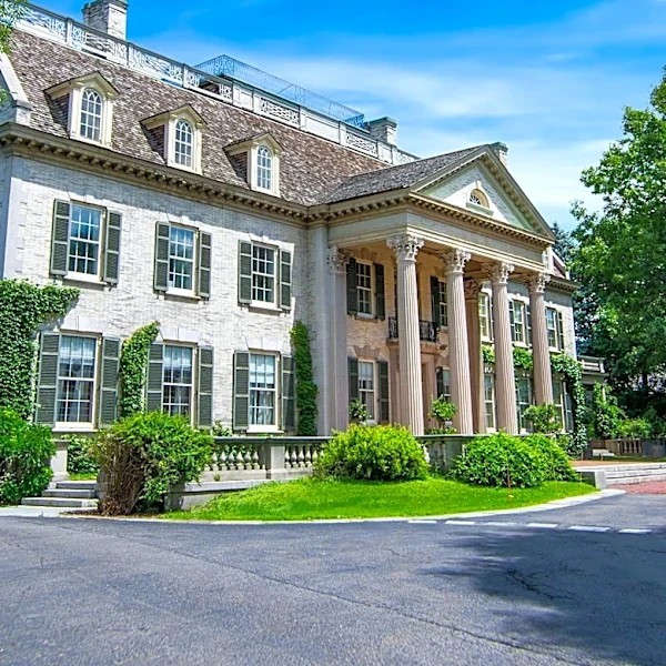 Historic New England Mansion Offers Glimpse into Country Place Era