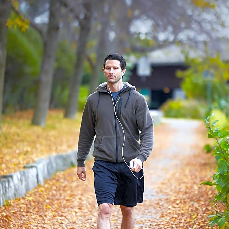 Certified Personal Trainer Logan Herlihy Shares Effective 20-Minute Walking Workout