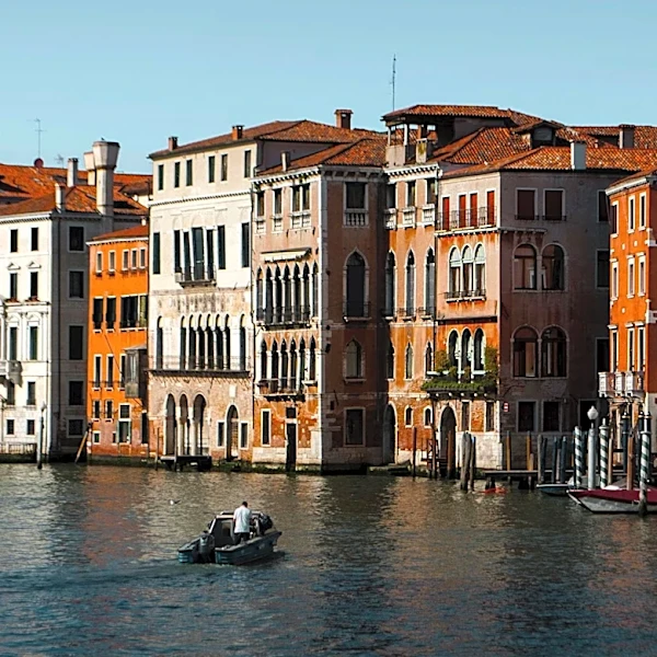 Former Teacher Transforms Life by Moving to Italy and Starting a Business