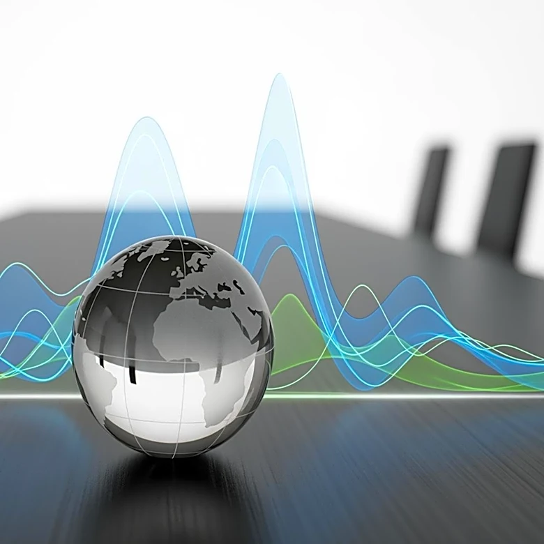 U.S. Stock Market Hits Record Highs Amid Iran Peace Talks and Tech Earnings