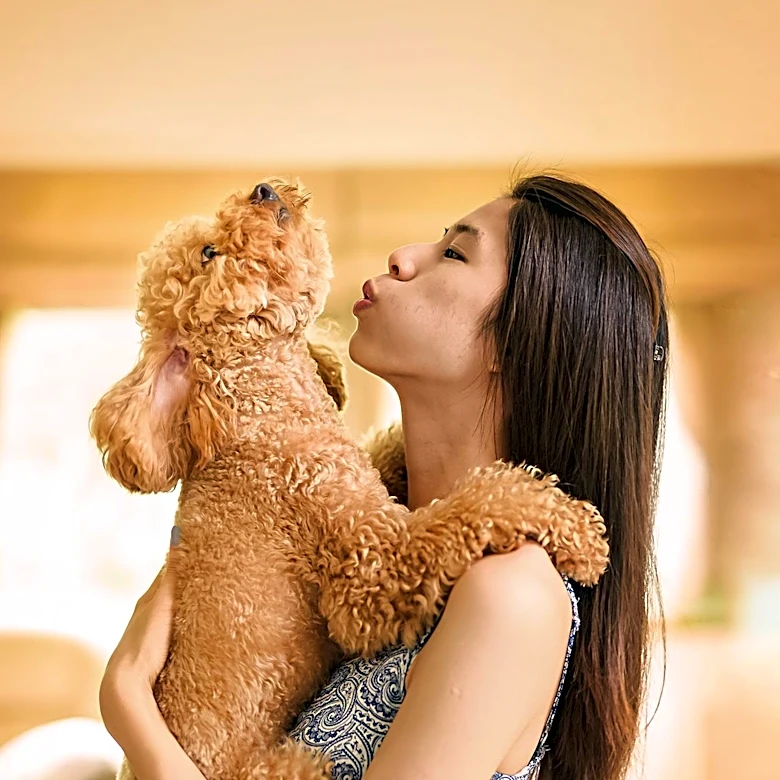 CBS News Highlights Benefits of Pet Cuddling for Pain Relief