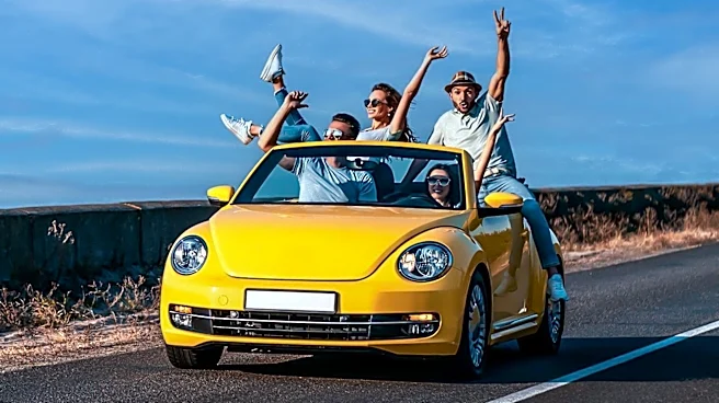 Kansas Teens Arrive at Prom in Iconic Wienermobile, Creating Memorable Experience