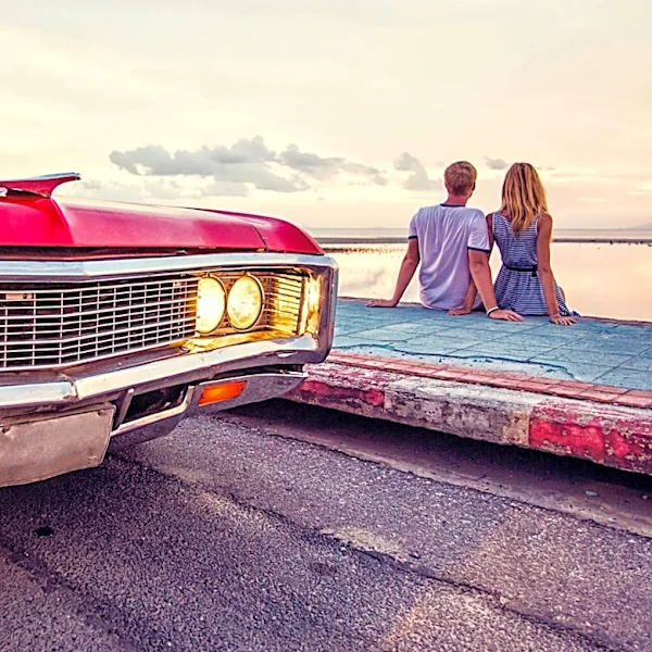 Couple Celebrates 25th Anniversary by Recreating Route 66 Journey