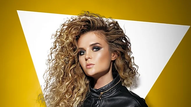 New Hairstyle Trend 'Helmet Hair' Gains Popularity Amidst 80s Revival