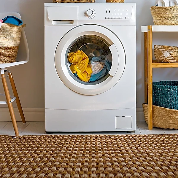 Laundry Experts Advise on Proper Detergent Use to Preserve Clothing