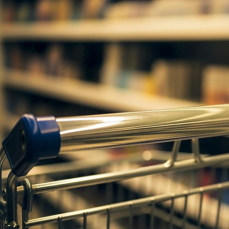 U.S. Retail Spending Rises in Early Spring Amid Consumer Strain