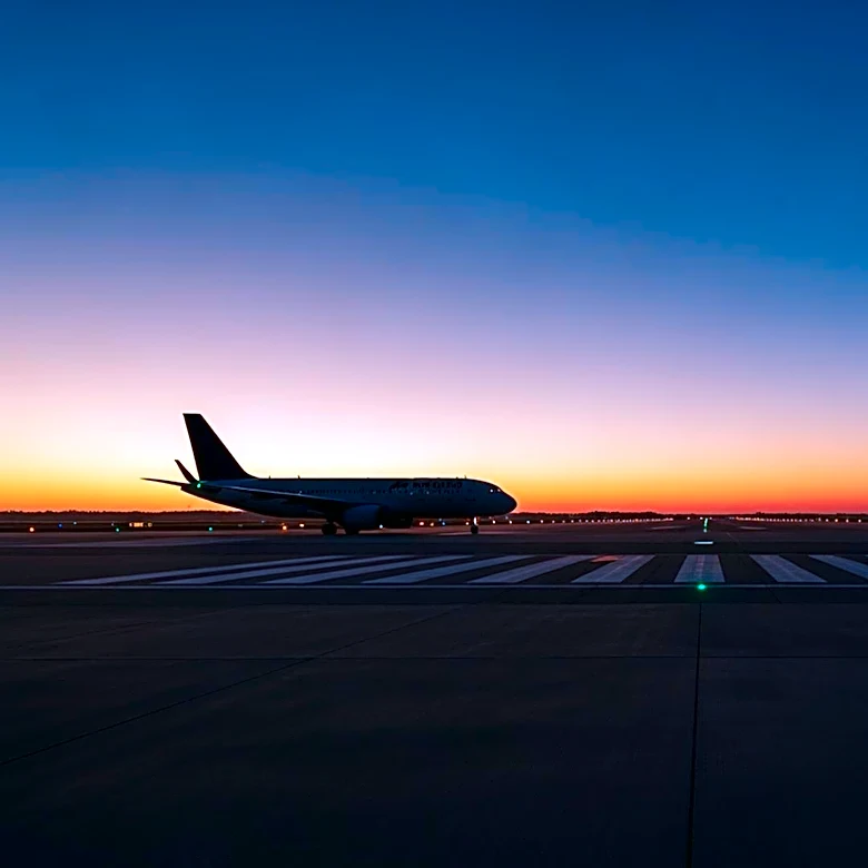 American Airlines CEO Robert Isom Dismisses Potential United Merger as 'Nonstarter'