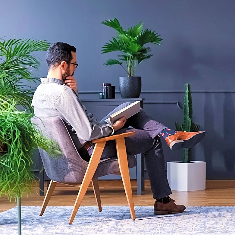 Consumer Reports Advocates for Digital Minimalism to Combat Burnout