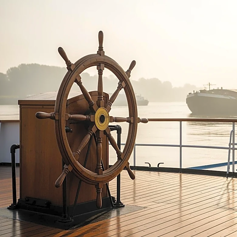 Managing Overloading Risks on the Mississippi: Chief Officers' Role in Compliance