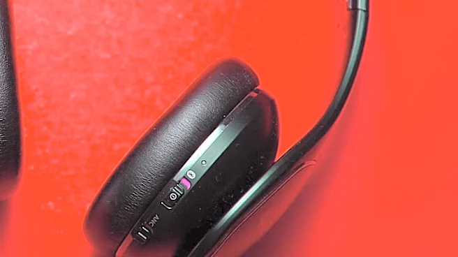 CNET Recommends Three Types of Headphones for Optimal Use