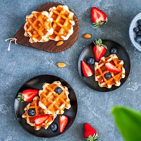 Max  Helen's Diner in Larchmont Gains Popularity for Its Unique Waffle Recipe