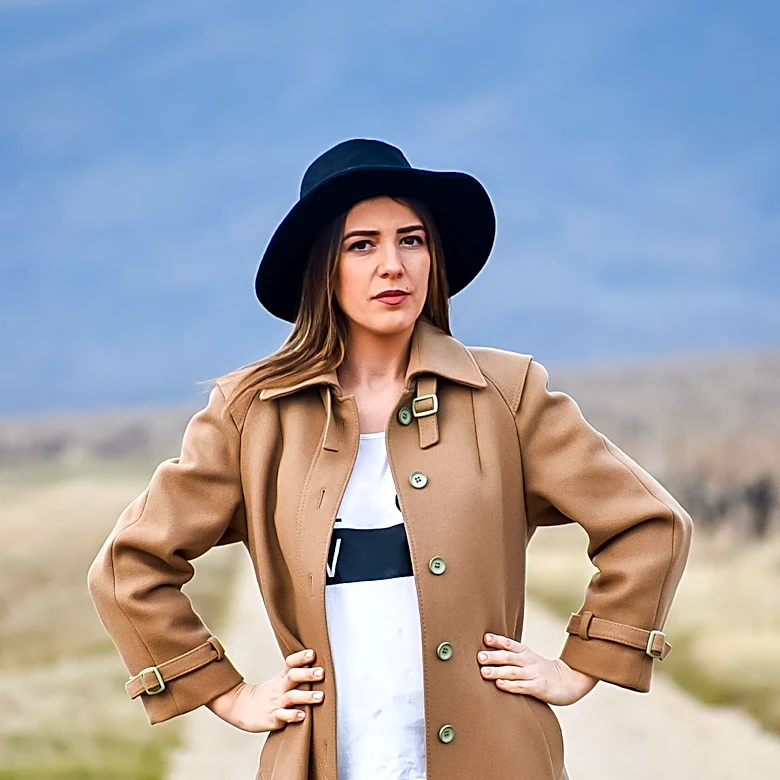 Victoria Beckham Launches New Gap Collection, Emphasizing Utilitarian-Chic Fashion