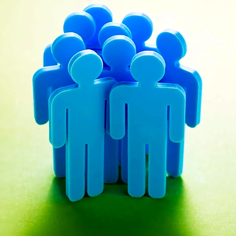 Advice Column Addresses Group Dynamics and Social Etiquette Challenges