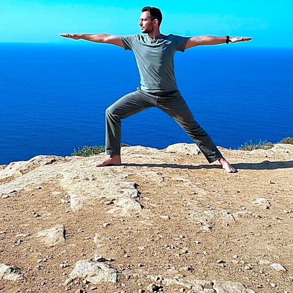 Tom's Guide Highlights 5-Move Barefoot Mobility Routine for Enhanced Balance and Stability