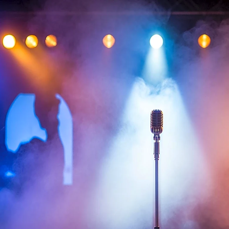 Cyndi Lauper Confronts Heckler During Las Vegas Residency Opening Night
