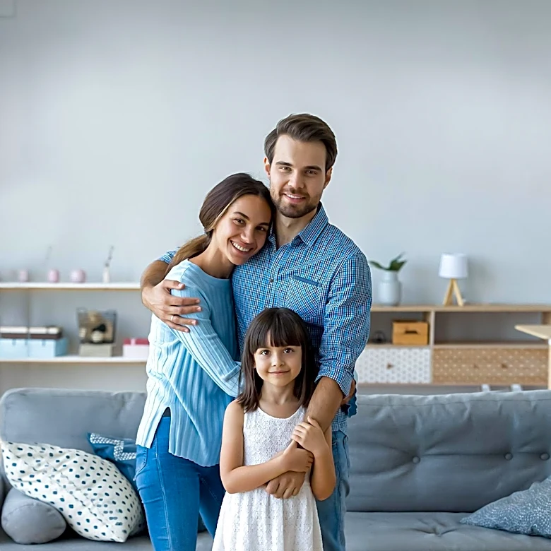 Woman's New Beginning Shaken by Father's Visit, Sparking Online Debate