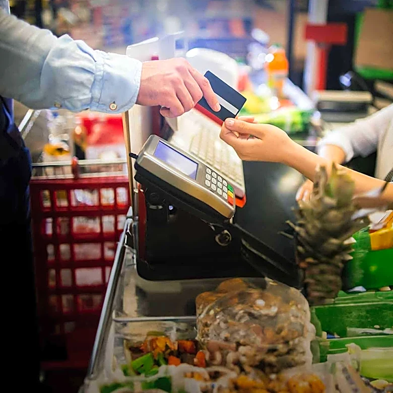 Shoppers Opt for Cashiers Over Self-Checkout Due to Stress and Inefficiency