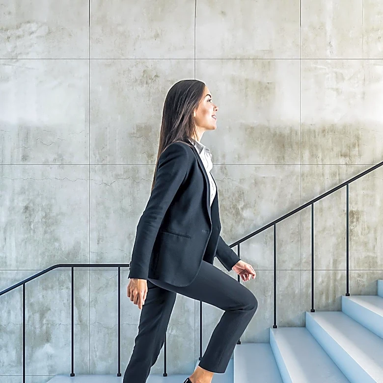 Job Seekers Advised to Leverage Trends and Breaking News for Career Advancement