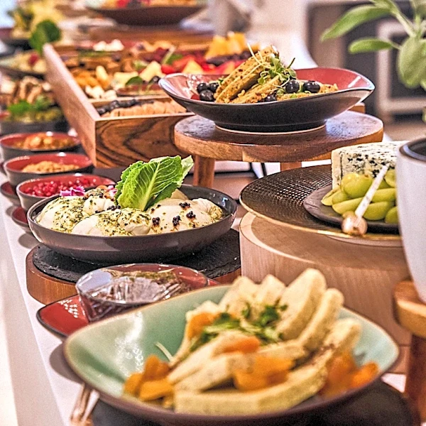 Sip Around the World Event Offers Global Tasting Experience in Woodstock