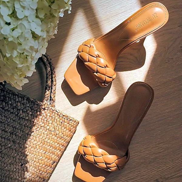 Coach Outlet Unveils Affordable Spring 2026 Sandal Collection with Trendsetting Styles