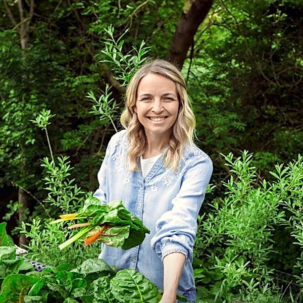 Carrie Underwood Embraces Farm Life in Tennessee, Finds Joy in Simplicity