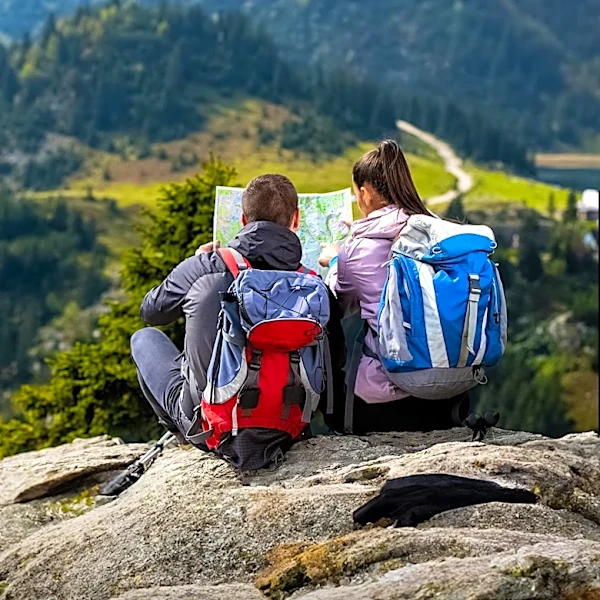 Carolyn Hax Engages Readers in Advice Column on Hiking Dilemma