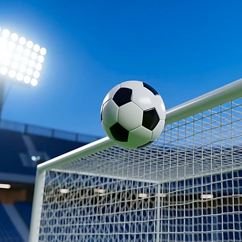 Manchester City's Rebecca Knaak Secures Victory with Late Header Against Liverpool