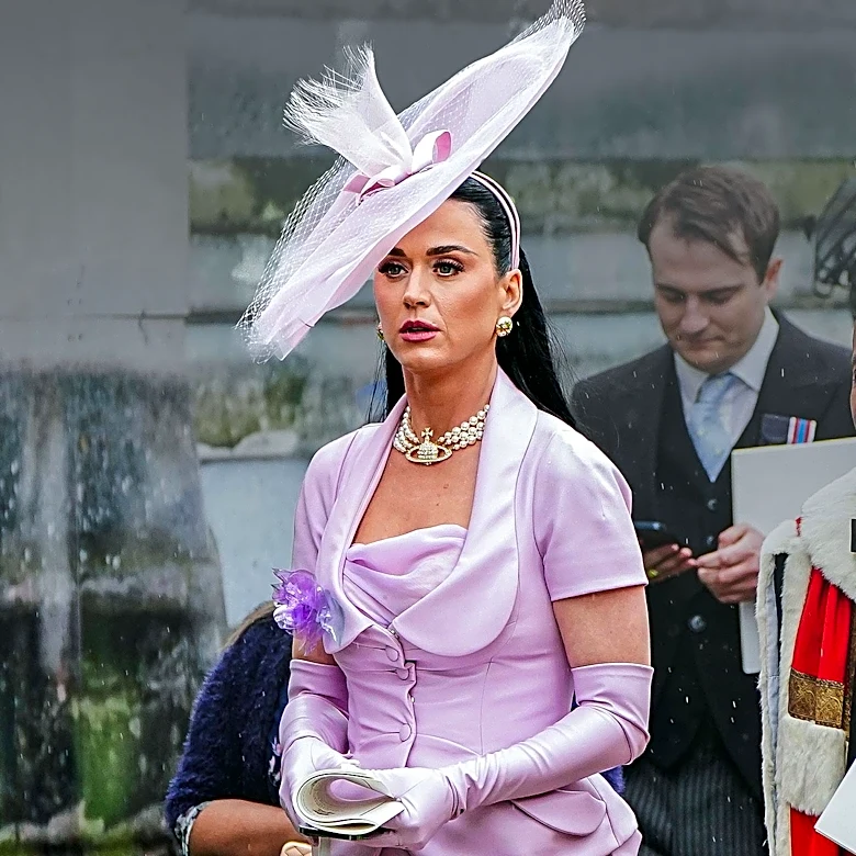 Kentucky Derby 2026 Showcases Vibrant Fashion and Celebrity Attendance