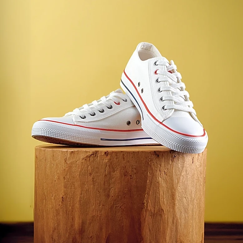 White Canvas Tennis Shoes Make a Fashion Comeback for Summer 2026