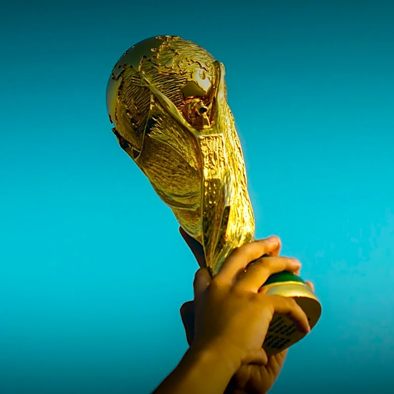 Robin Hood British Pub in L.A. Offers Authentic British Experience for World Cup Fans